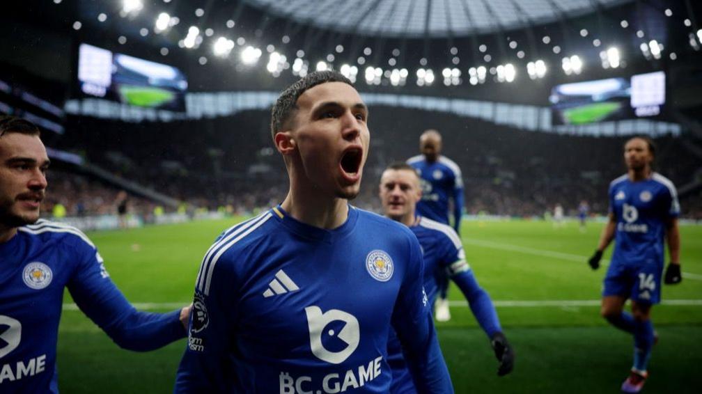 Leicester City news: Baraclough on El Khannouss - BBC Sport