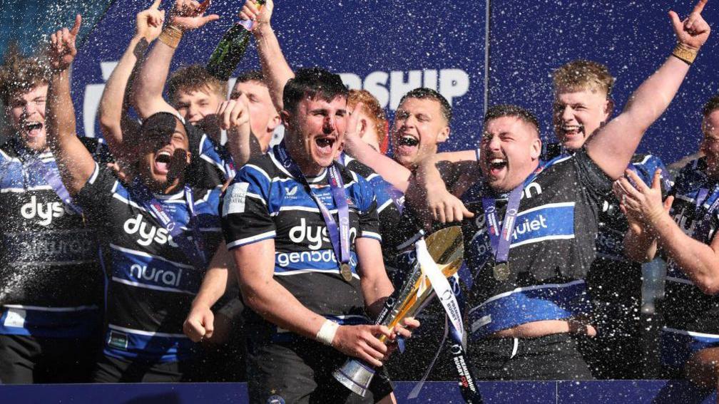 Bath captain lifts the Premiership Rugby Cup