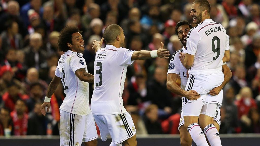 Karim Benzema celebrates