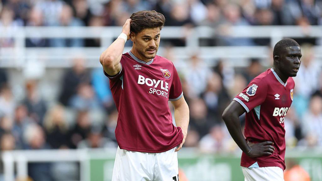 Konstantinos Mavropanos reacts
