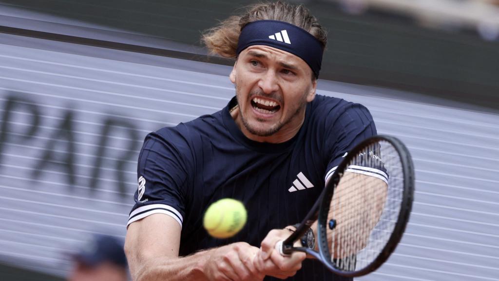 bbc.co.uk - BBC Sport - French Open 2026 LIVE: Alexander Zverev vs Jakub Mensik in semi-final - scores, results, text coverage & radio commentary
