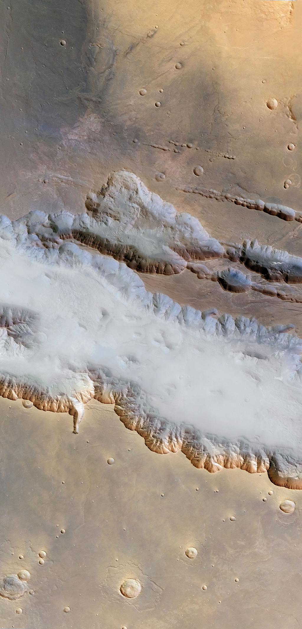 Ground fog in Valles Marineris, Mars, 2004