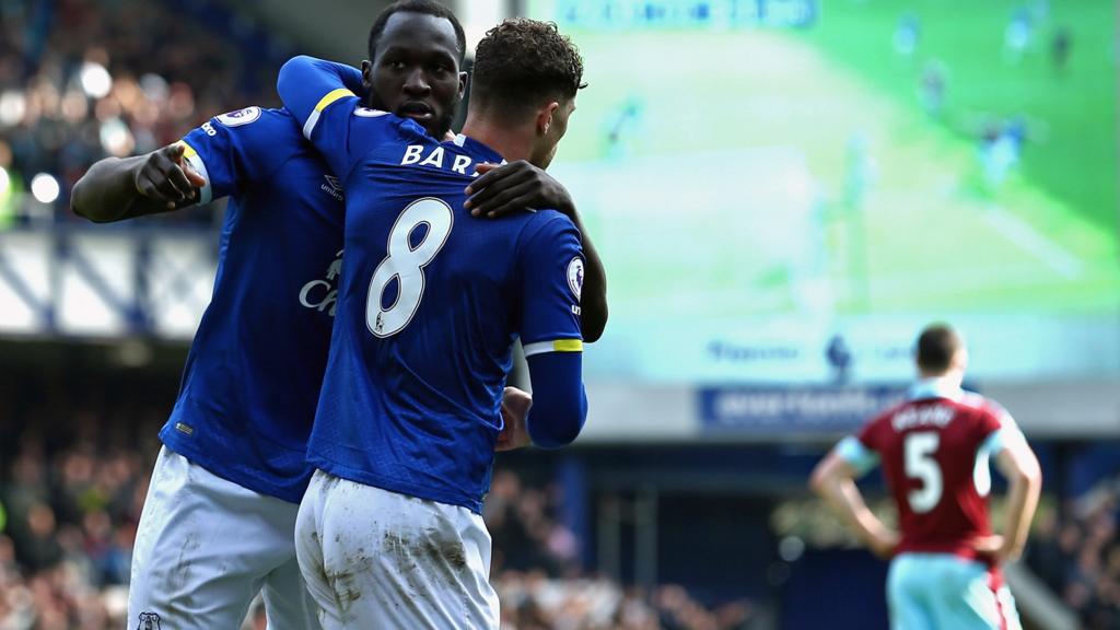 Romeu Lukaku celebrates