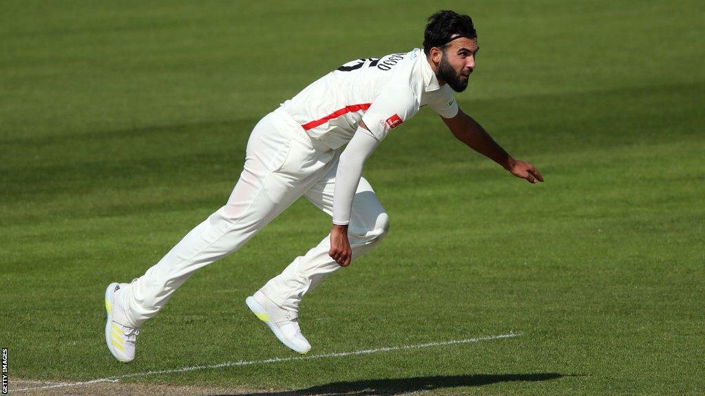 Saqib Mahmood bowling for Lancashire