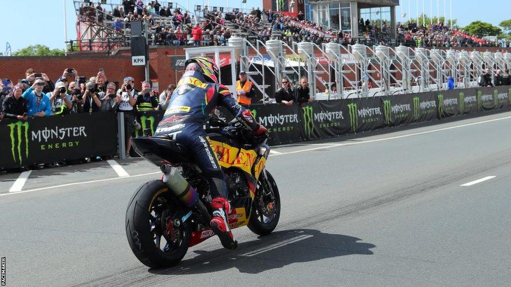 Davey Todd starts the 2022 Senior TT race