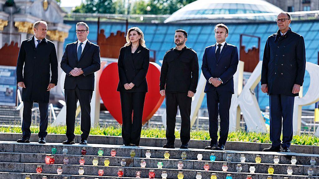 (L-R) Prime Minister of Poland Donald Tusk, Prime Minister of the United Kingdom Keir Starmer, First Lady of Ukraine Olena Zelenska, President of Ukraine Volodymyr Zelenskyi, President of France Emmanuel Macron and Chancellor of Germany Friedrich Merz pose