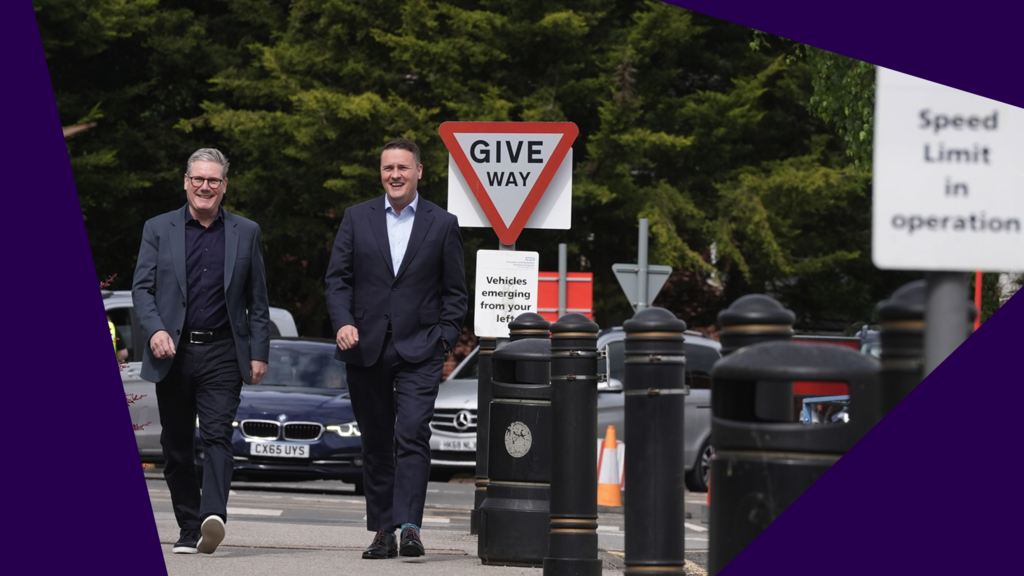 Starmer and Streeting walking