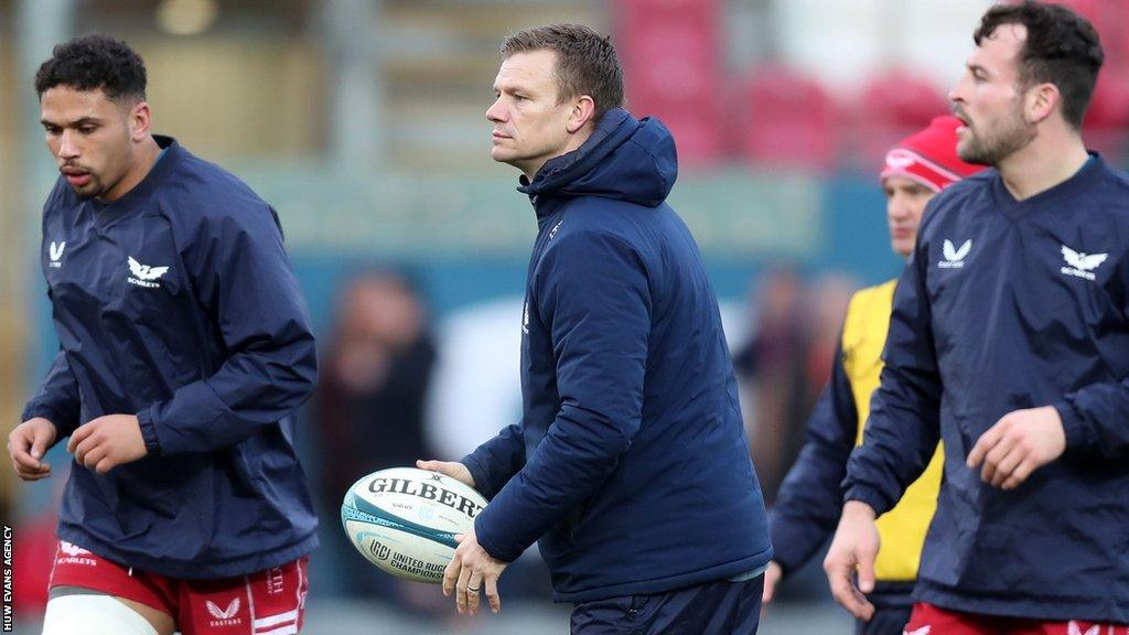 Dwayne Peel during a Scarlets training session