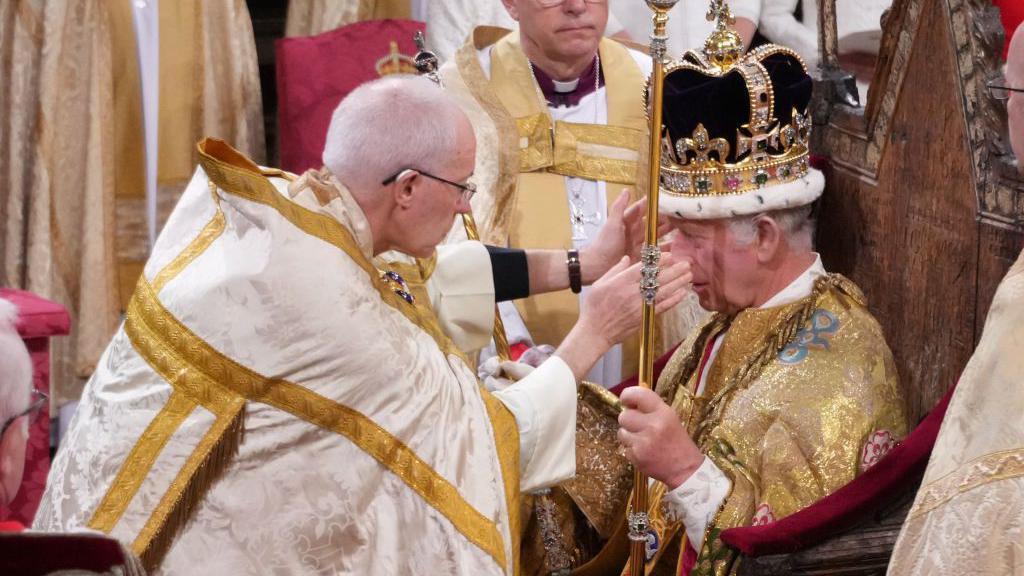 Archbishop of Canterbury Justin Welby crowns King Charles.