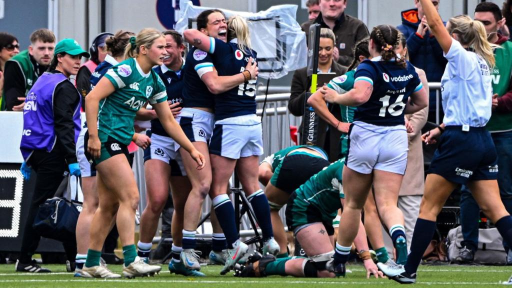Scotland edge out Ireland with last-minute McGhie try