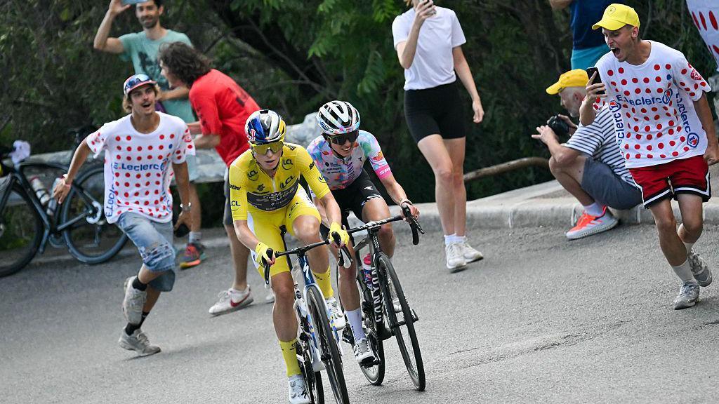 Demi Vollering attacks Katarzyna Niewiadoma-Phinney during the final stage of the 2026 Tour de France Femmes