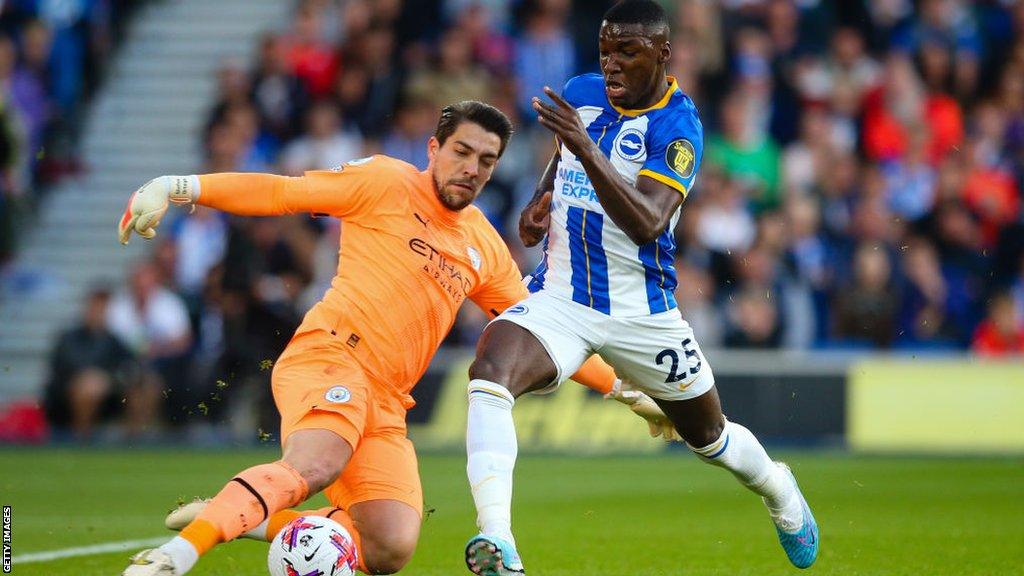 Moises Caicedo playing for Brighton