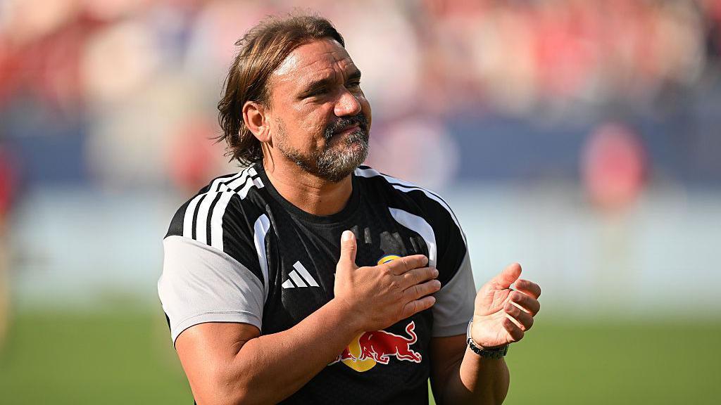 Daniel Farke of Leeds United applauds fans