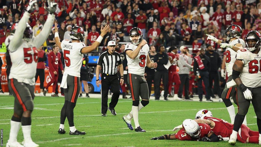 Ryan Succop (centre) and the Tampa Bay Buccaneers