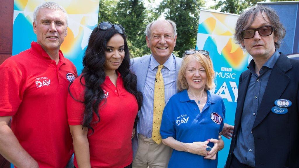 Members of Happy Mondays and Pulp film an episode of Bargain Hunt with presenter Charlie Ross