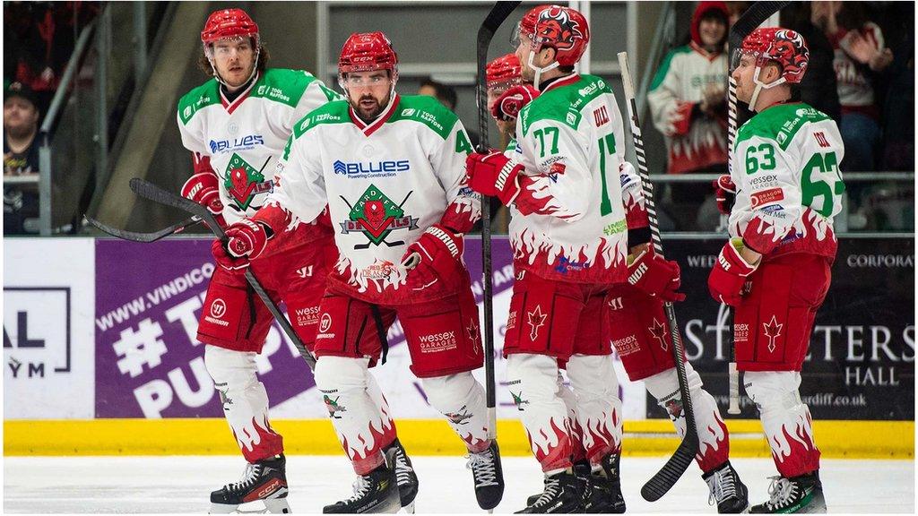 Cardiff Devils wore jerseys designed like the 1992-93 season for their game against Nottingham Panthers on 'Retro Night'