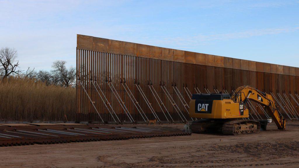 Construction happening on the Mexico border wall