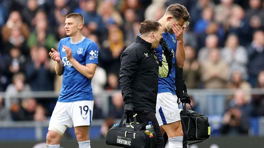 Tarkowski to undergo surgery on hamstring injury