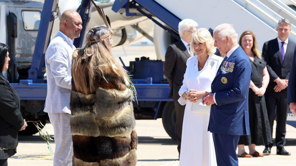 King Charles III and Queen Camilla meet Ngunnawal Elder Auntie Serena Williams.