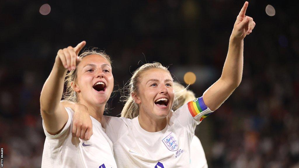 Lotte Wubben-Moy and Leah Williamson are team-mates with both Arsenal and England