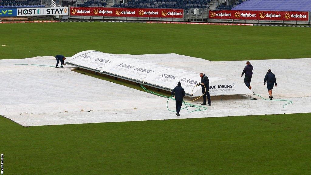 Covers come on at Chester-le-Street