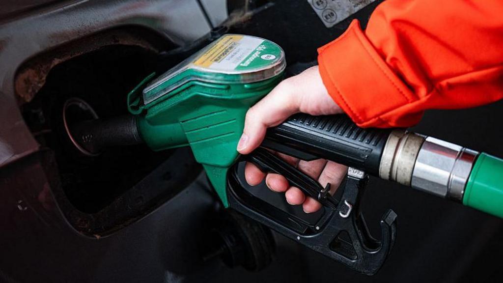 US Eases Russian Oil Sanctions as Iran Conflict Drives Up Energy Prices