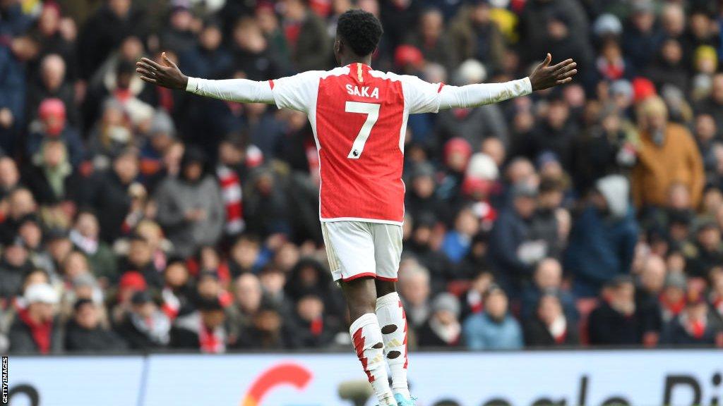 Bukayo Saka celebrates Arsenal's second goal