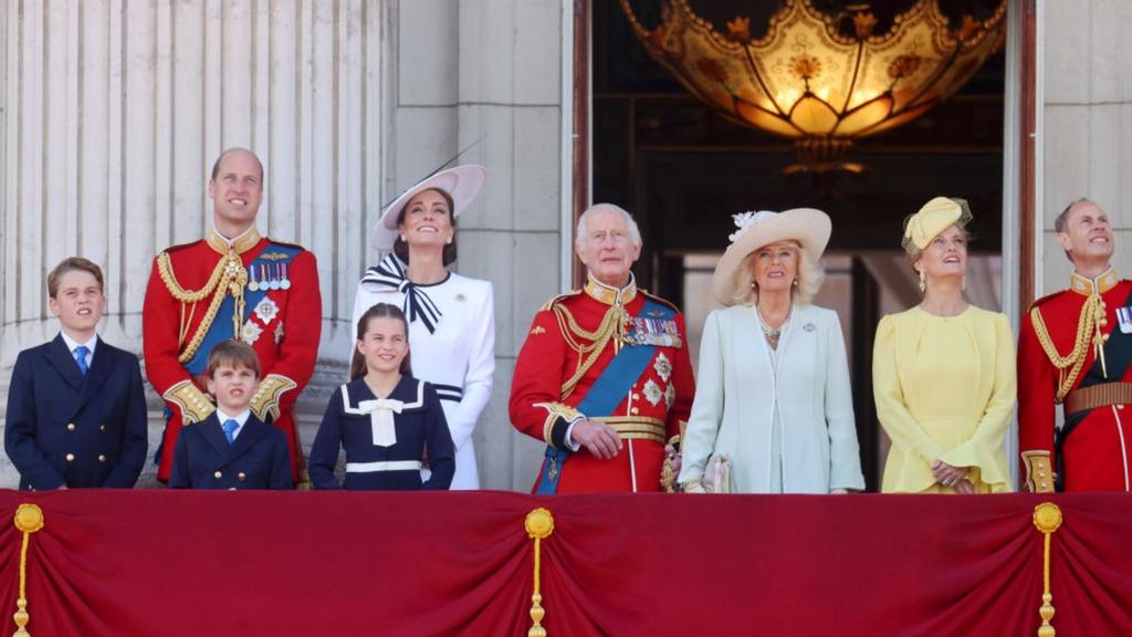 Royal Family on the Buckingham Palace balcony