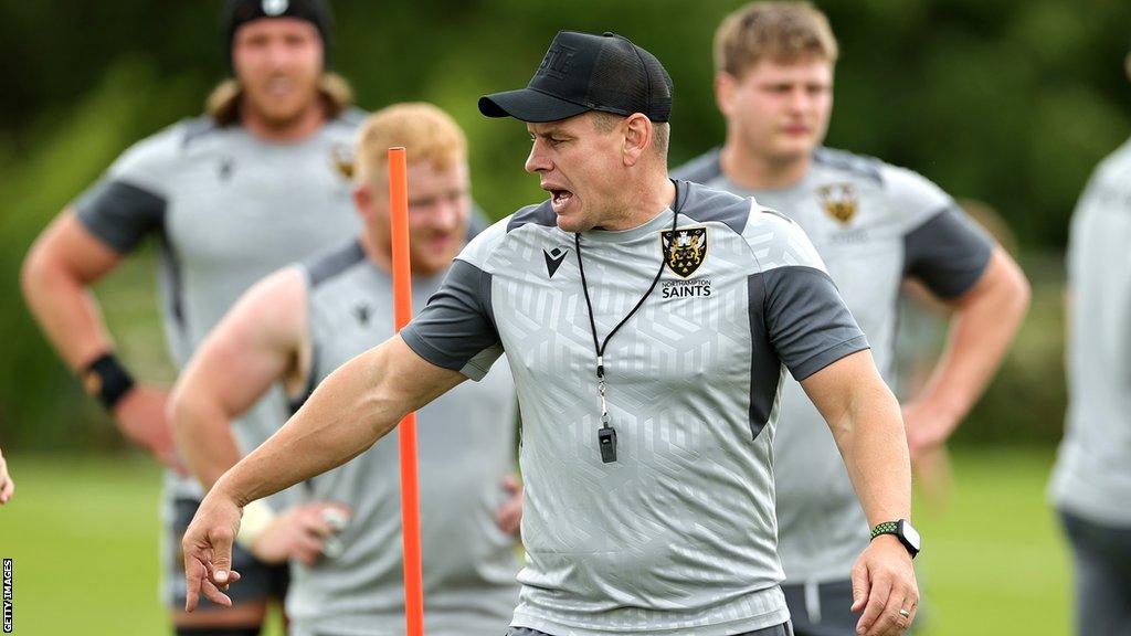 Lee Radford coaching during a Northampton training session