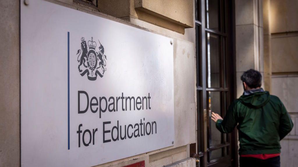Cyber-attackers take 607,000 records from Department for Education