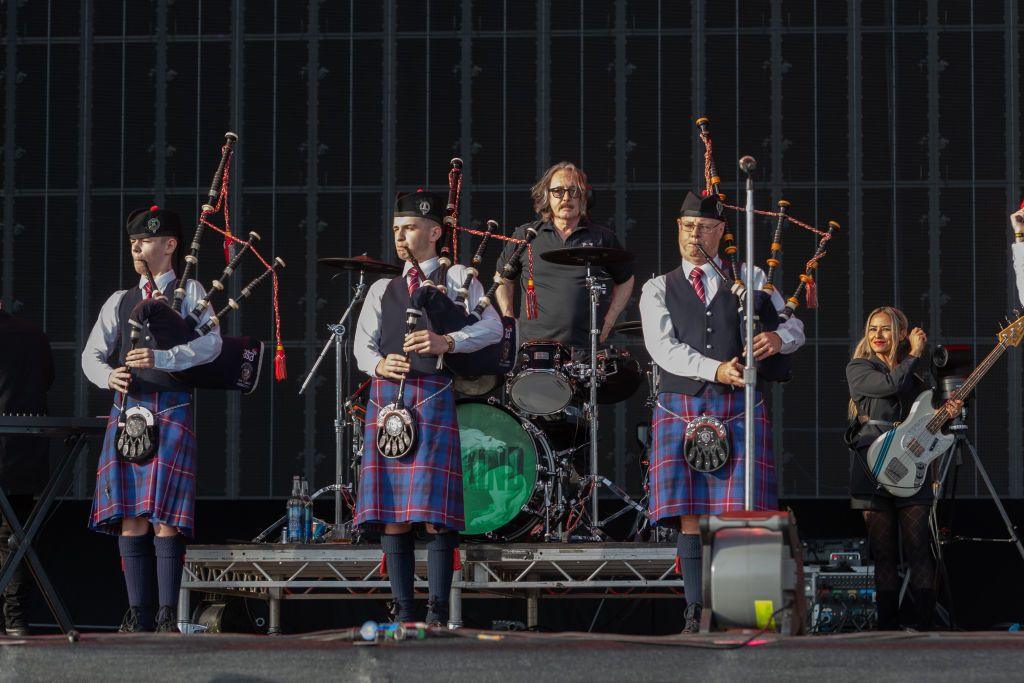 Strathendrick pipers