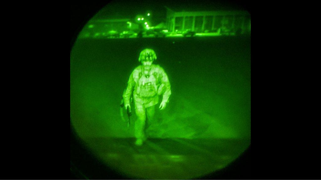 US government image of Major General Donahue boarding the final flight out of Kabul