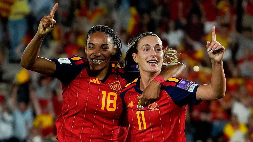 Alexia Putellas celebrates scoring for Spain