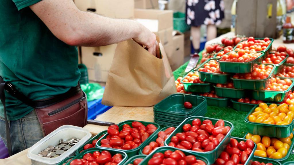 Farmers warn shoppers face smaller and more expensive vegetables due to hot weather