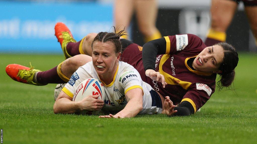 Georgia Hale scores a try for Leeds against Huddersfield