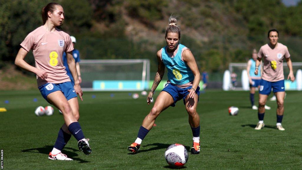 Naomi Layzell and Rachel Daly in training with England