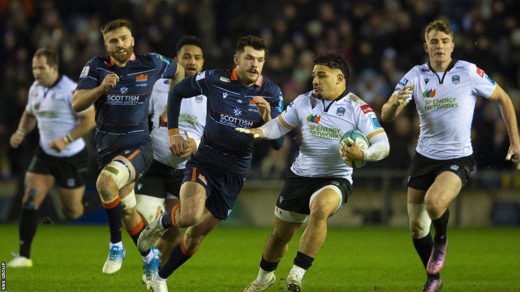 Sione Tuipulotu in action for Warriors against Edinburgh last season