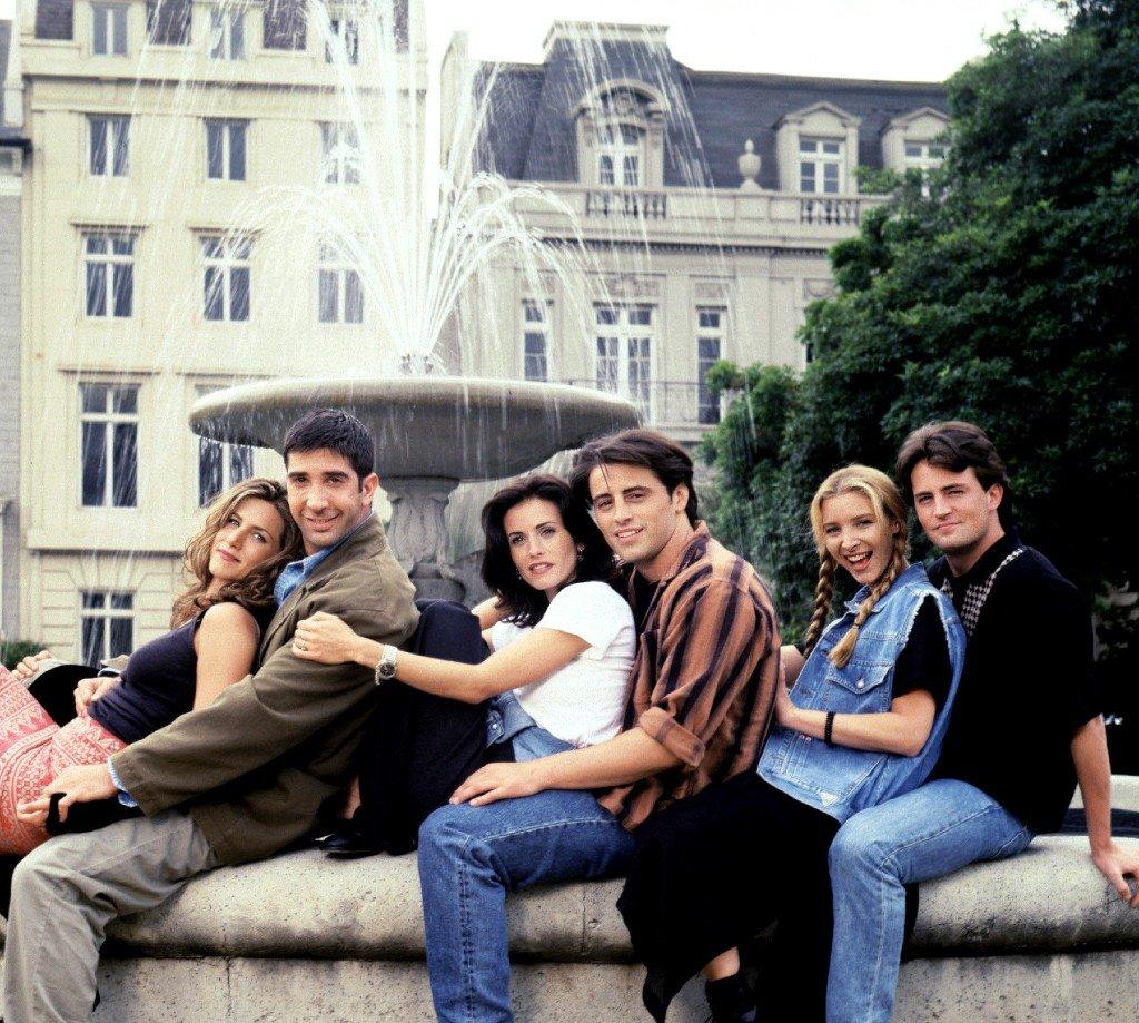 Cast of Friends at the iconic fountain from the opening titles