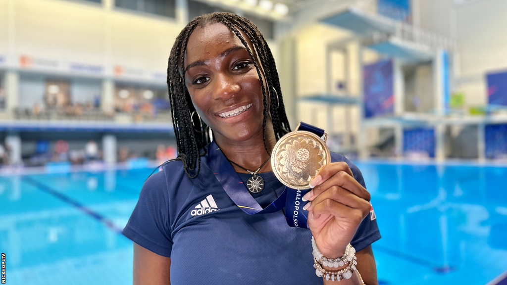 Desharne Bent-Ashmeil with gold medal