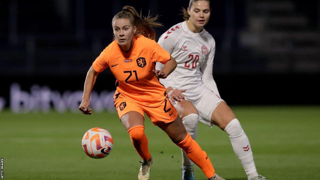 Victoria Pelova playing for the Netherlands