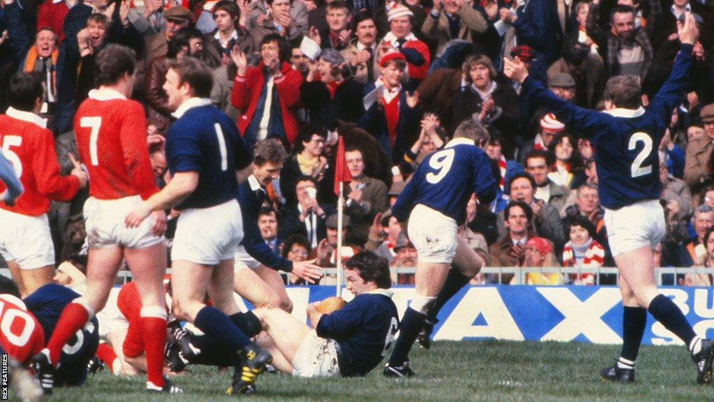 Finlay Calder scores a try for Scotland