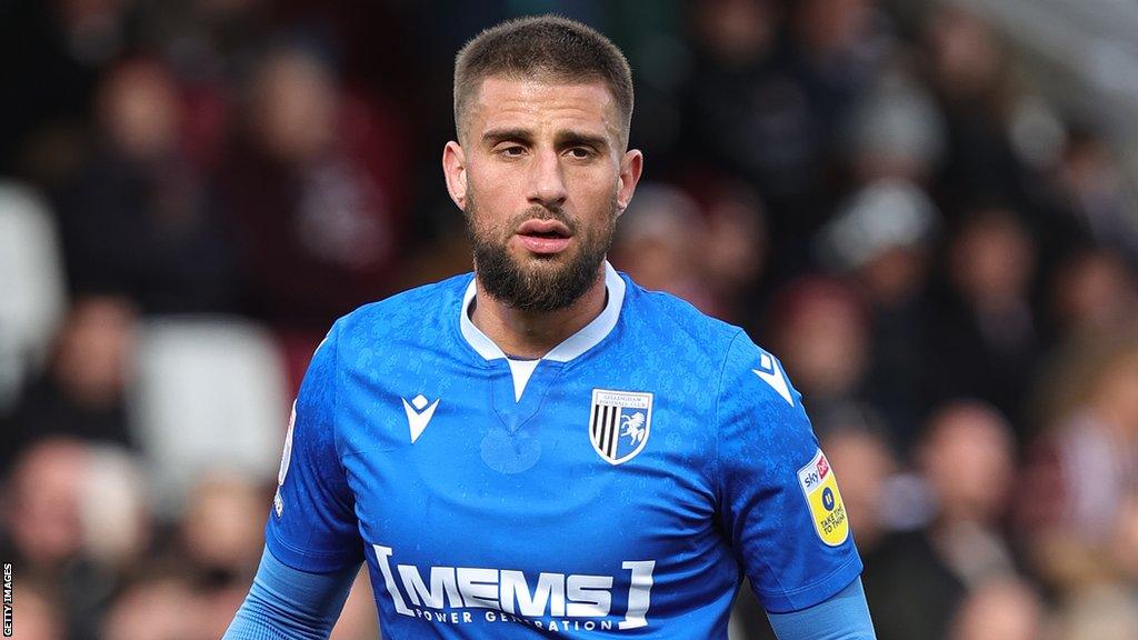 Max Ehmer in action for Gillingham