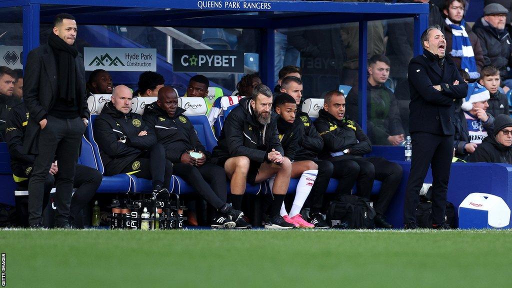 Marti Cifuentes managing QPR against Hull City