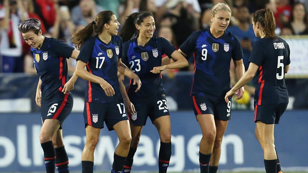 USA players celebrate