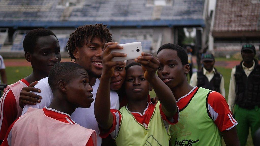 Alex Iwobi with young Nigerian fans