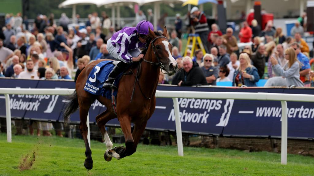 Minnie Hauk Completes Oaks Treble with Victory at York