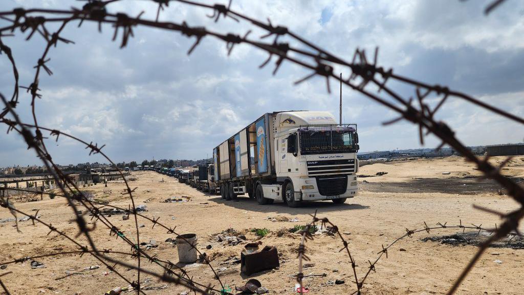 A truck waits at the Rafa border