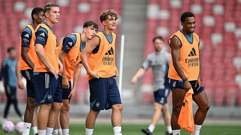 Arsenal players training
