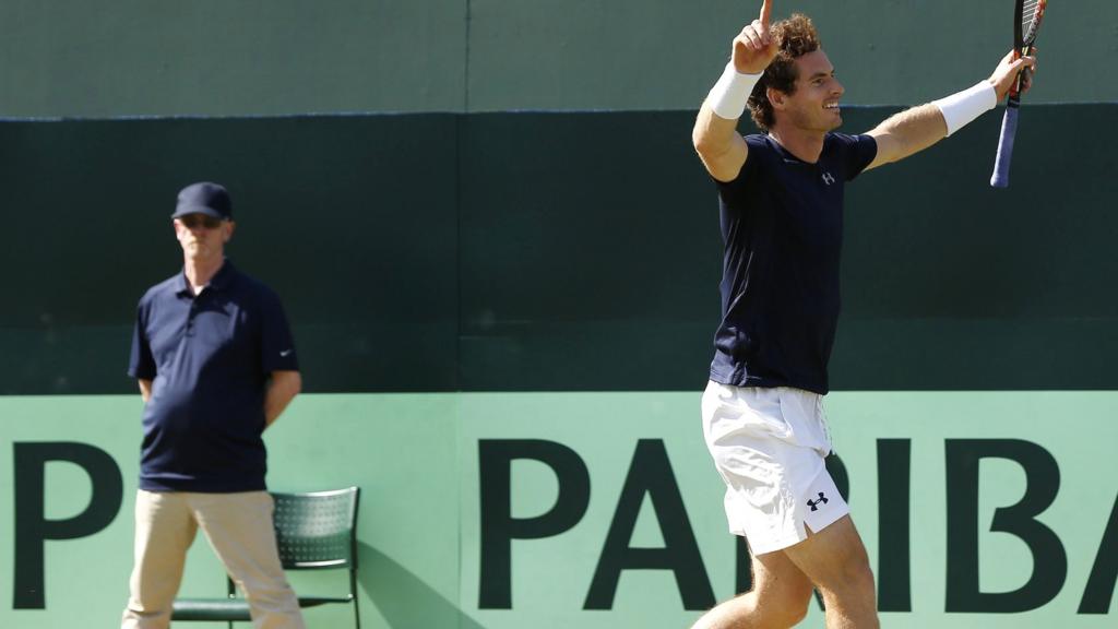 Andy Murray celebrates