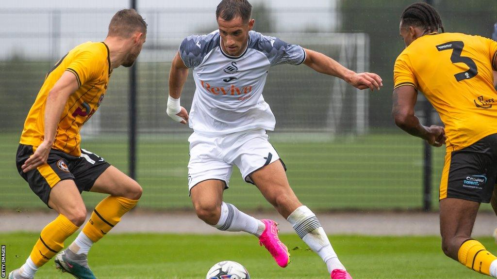 Jerry Yates in pre-season action for Swansea